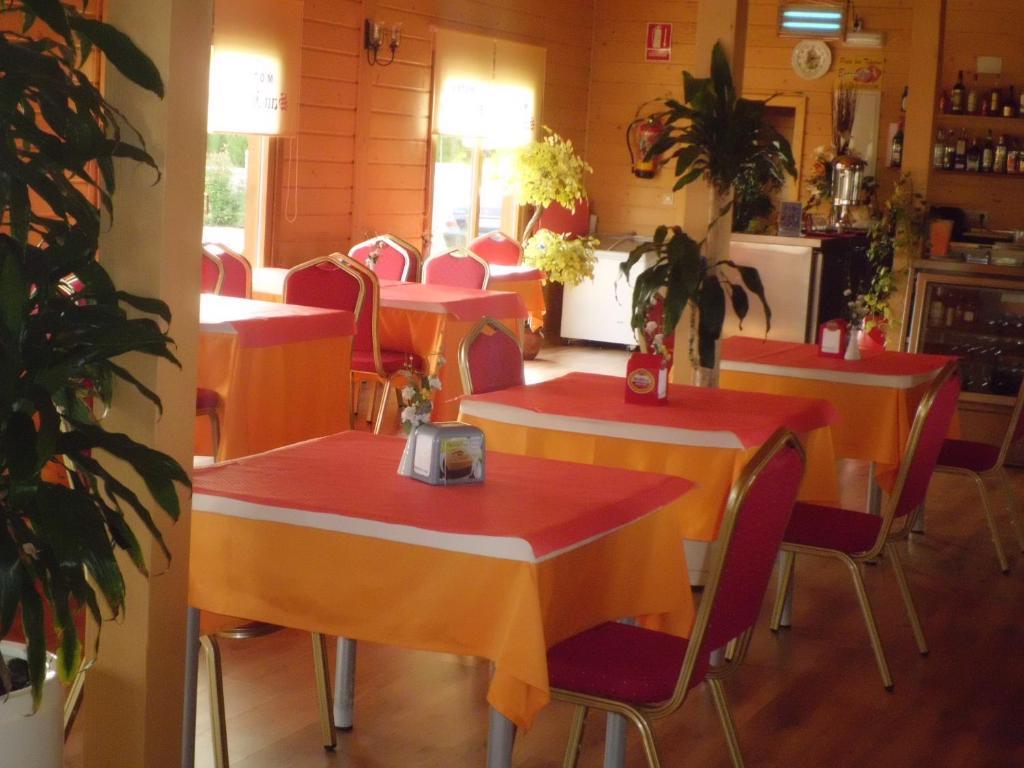 Motel San Isidro Villarrubio Eksteriør billede