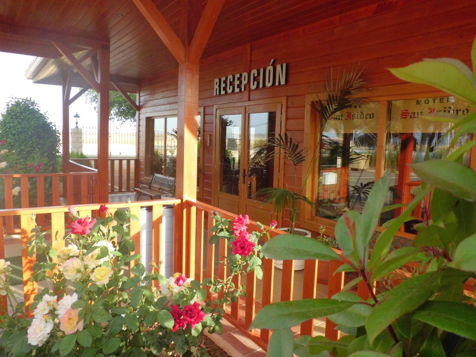 Motel San Isidro Villarrubio Eksteriør billede