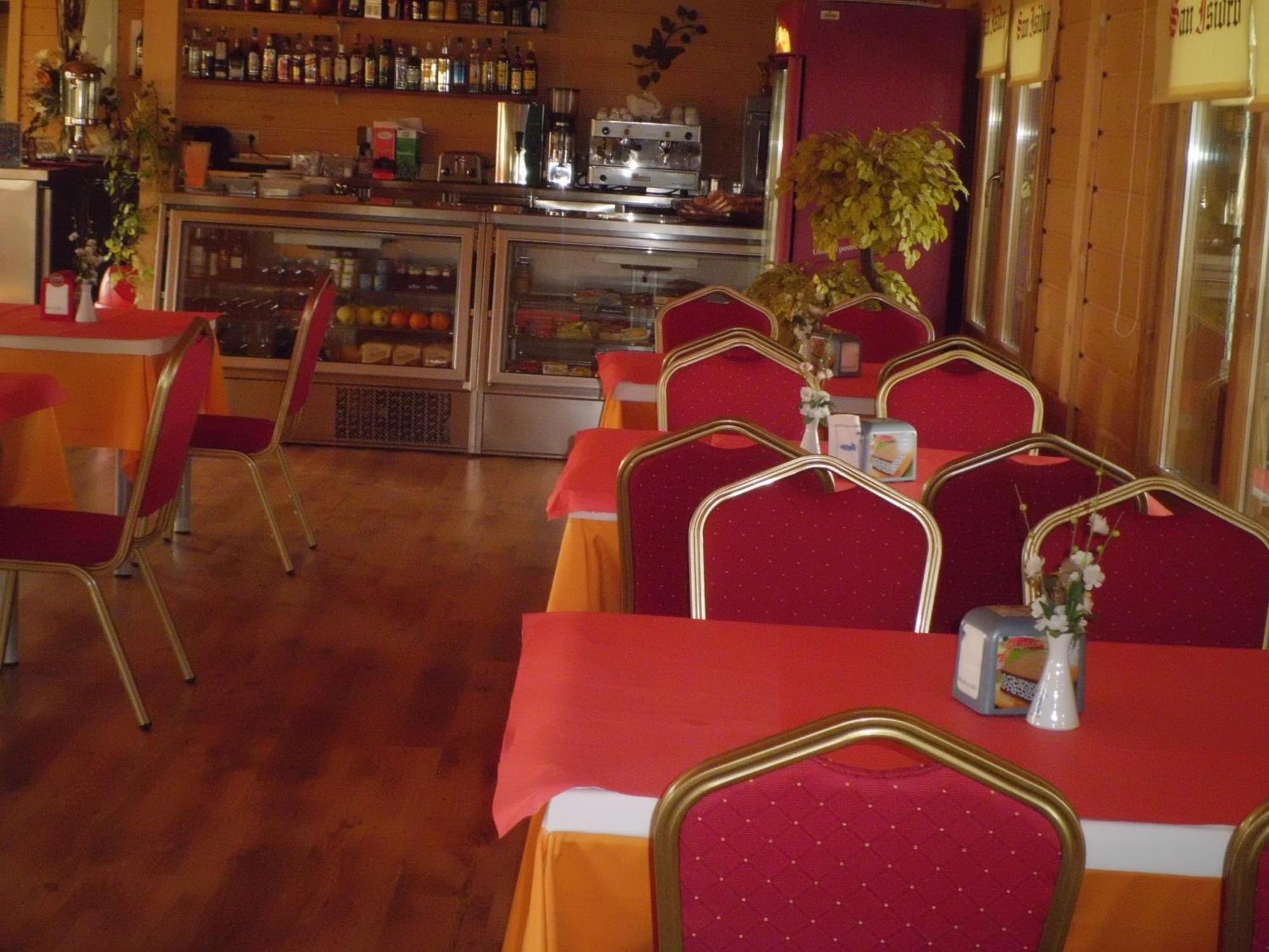 Motel San Isidro Villarrubio Eksteriør billede