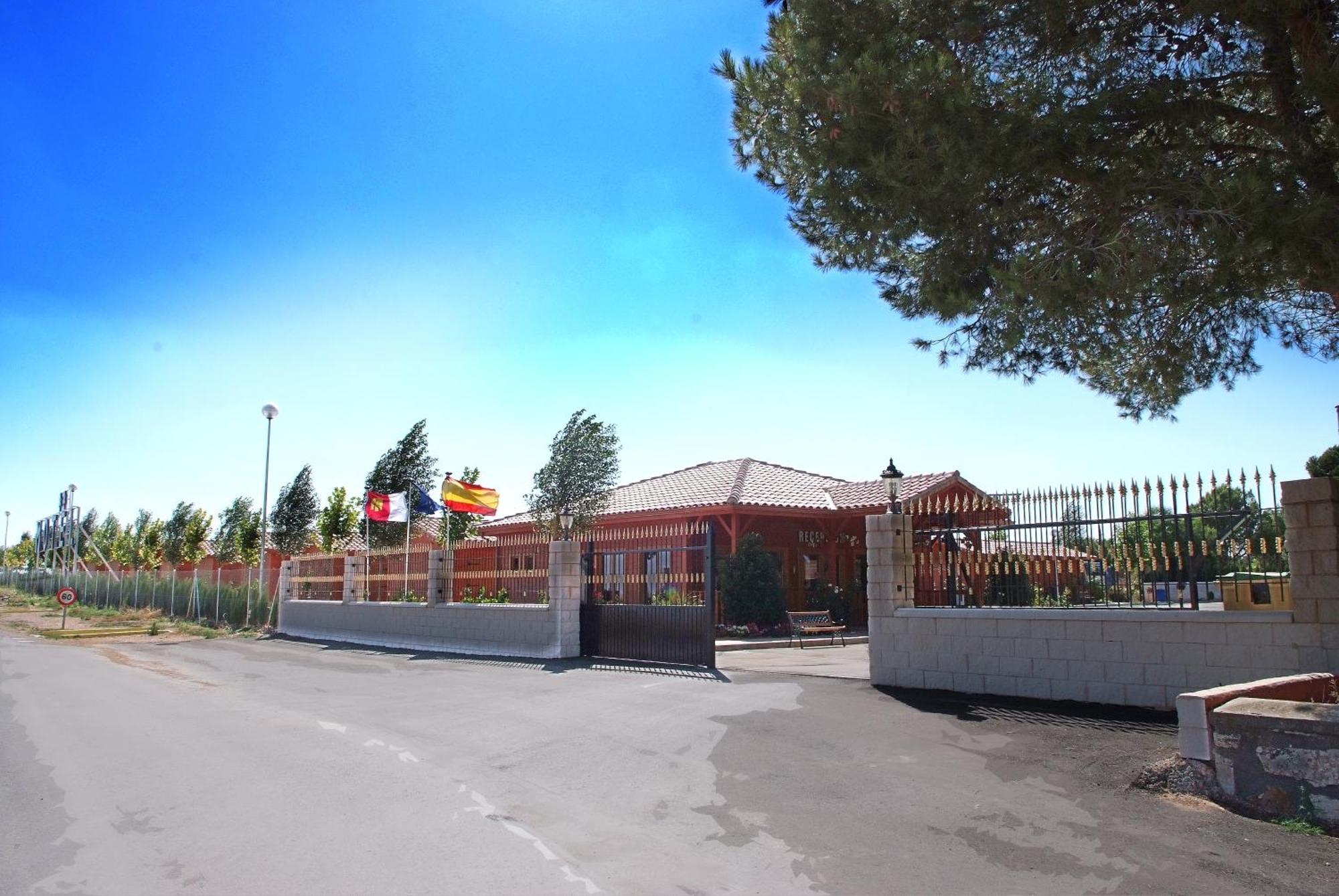 Motel San Isidro Villarrubio Eksteriør billede