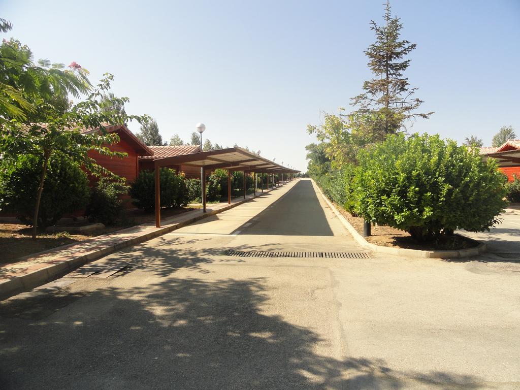 Motel San Isidro Villarrubio Eksteriør billede